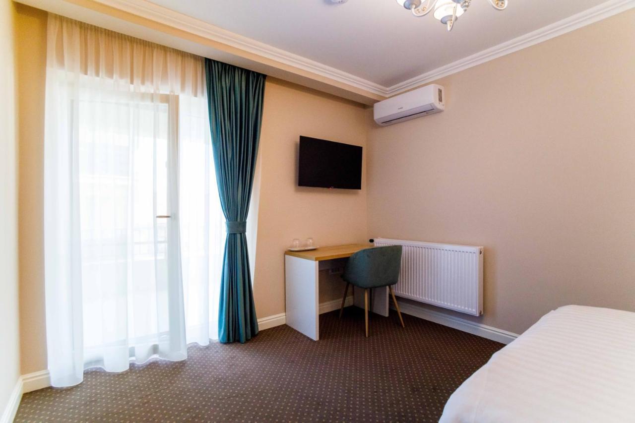Pensiunea Casa Sturza Bacau Bagian luar foto